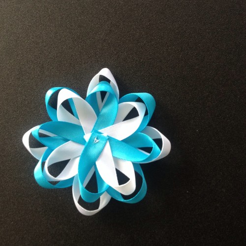 loopy flower bow