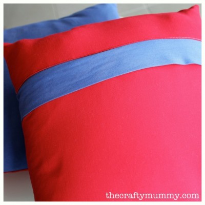 cushions hidden zipper red blue