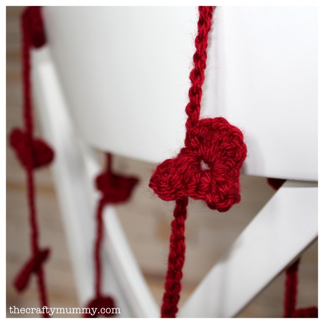 heart crochet red garland