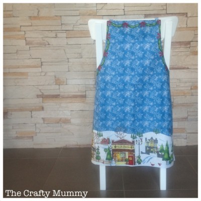 Christmas apron from panel tutorial