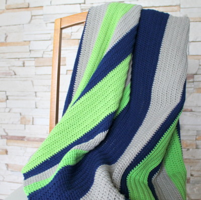 Simple Boy Crochet Blanket: http://thecraftymummy.com/2013/02/simple-boy-crochet-blanket/