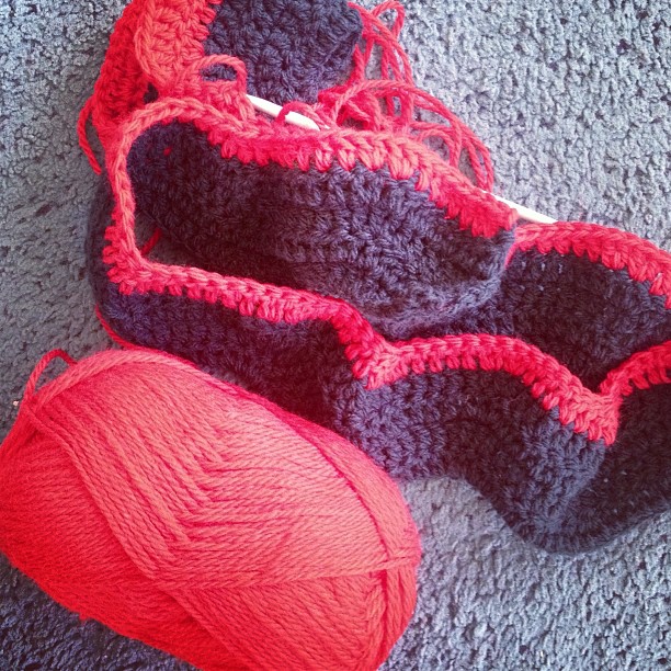 ripple crochet blanket red navy grey