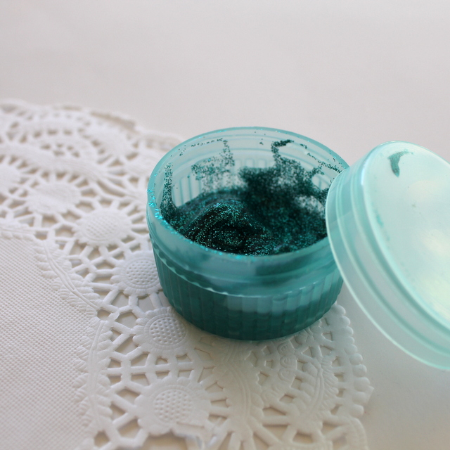 Tutorial Glitter Body Gel • The Crafty Mummy