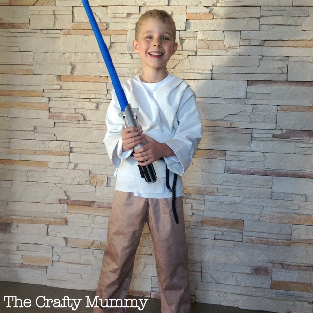 See how I made a simple costume for Obi Wan Kenobi from Star Wars for our kids Book Week day. It would also be great for a Halloween costume.