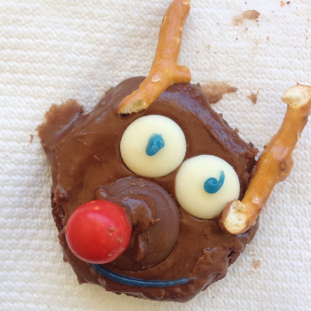 reindeer with mouth cookie