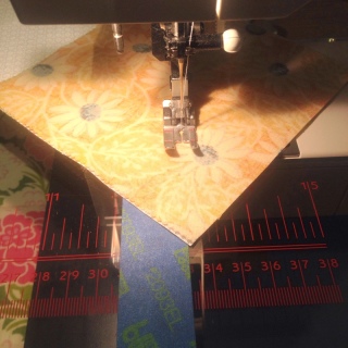 Quick Tip: Sew a Diagonal without Marking • The Crafty Mummy