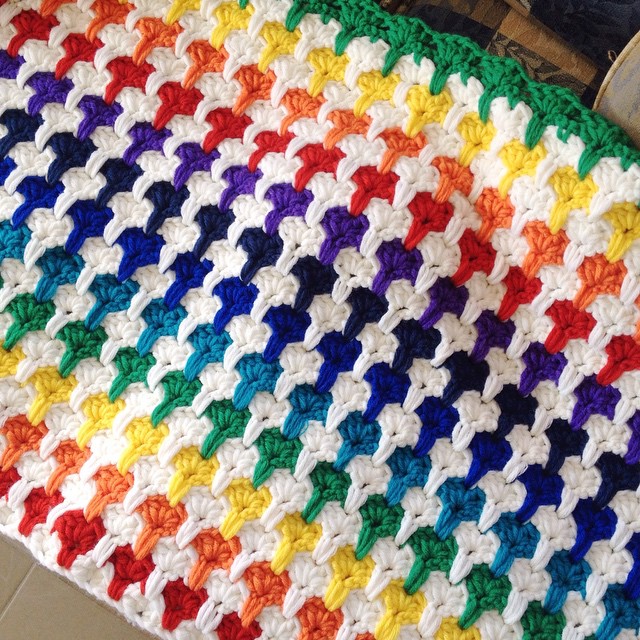 Tips for Yarn Splitting while Crocheting - and Rainbow Heart Blanket progress #TheCraftyMummy